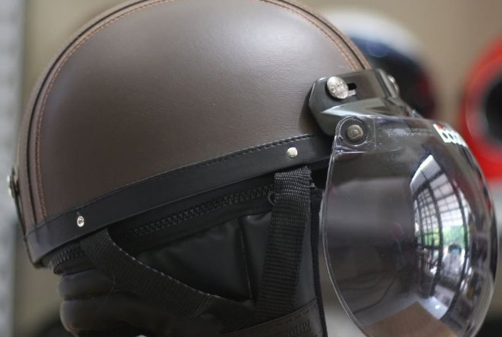 Cara Memperbaiki Kaca Helm yang Longgar